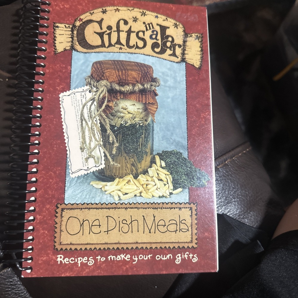 "Gifts In A Jar: One Dish Meals" (2002) Cookies, Bars & Brownies, Muffins& Bread